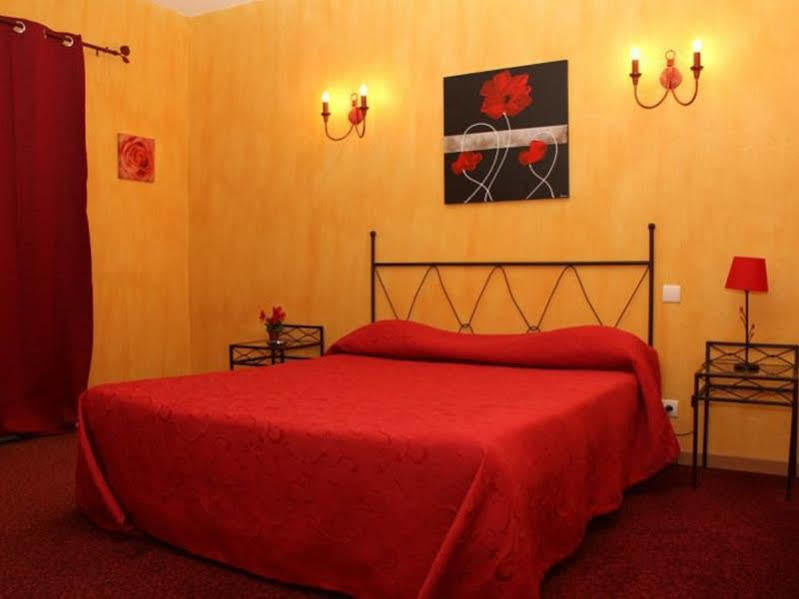 อินเตอร์-โฮเต็ล แอ-ซอง-โพรว็องซ์ นอร์ด เลอ วีลาฌ โพรว็องกาล Hotel เปอร์ทุยส์ ภายนอก รูปภาพ